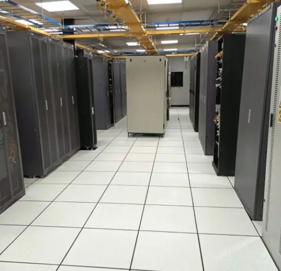 Melkrins empresa especializada en pisos técnicos elevados para oficinas, Data Centers y espacios corporativos.