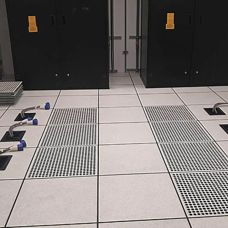 Proyectos de pisos técnicos elevados realizados por Melkrins en Perú